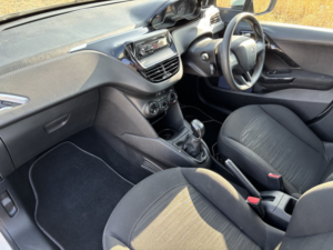 2015 Peugeot 208 1.0 Puretech Access in White — image 2