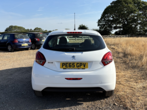 2015 Peugeot 208 1.0 Puretech Access in White — image 6
