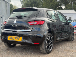 2013 Renault Clio 1.2 16v Dynamique Medianav Euro 5 5dr in Black — image 6