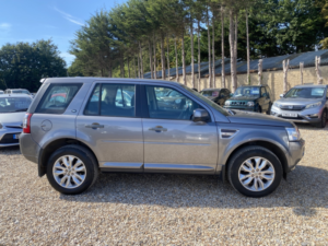 2010 Land Rover Freelander 2 2.2 Sd4 Hse in Grey — image 2
