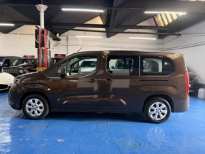 2021 Vauxhall Combo Life 1.2 Turbo Energy in Brown — image 6