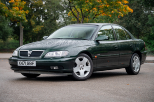 2000 Vauxhall Omega in Green — image 4