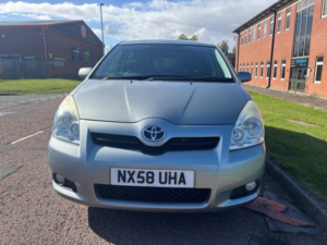 2008 Toyota Corolla Verso 2.2 D-4d Sr MPV 5dr Diesel Manual (167 G/km, 134 Bhp) in Silver — image 2
