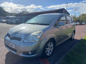 2008 Toyota Corolla Verso 2.2 D-4d Sr MPV 5dr Diesel Manual (167 G/km, 134 Bhp) in Silver — image 3