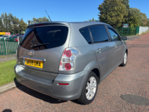 2008 Toyota Corolla Verso 2.2 D-4d Sr MPV 5dr Diesel Manual (167 G/km, 134 Bhp) in Silver — image 5