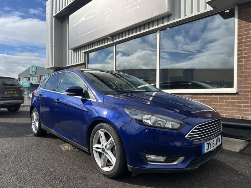 2016 Ford Focus 1.0 T Ecoboost Titanium in Blue — image 1