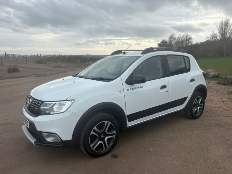 2020 Dacia Sandero Stepway 0.9 Tce Se Twenty Hatchback 5dr Petrol Manual Euro 6 (s/s) (90 Ps) in White — image 1
