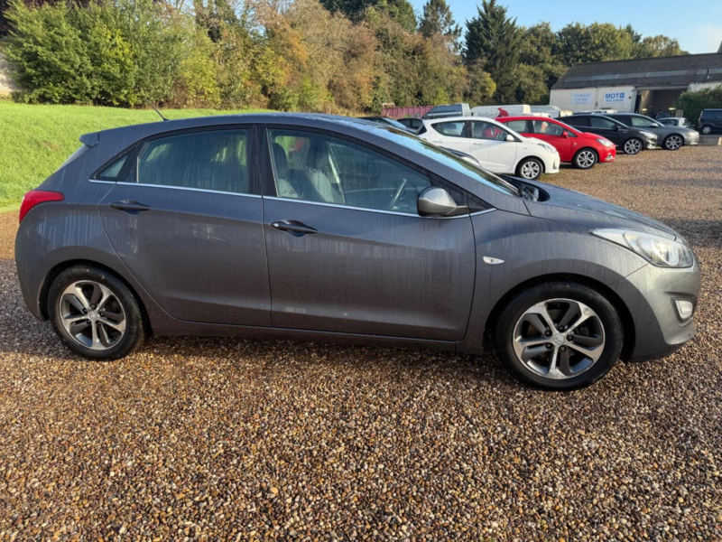 2015 Hyundai I30 1.4 Blue Drive Se Euro 6 (s/s) 5dr in Grey — image 1