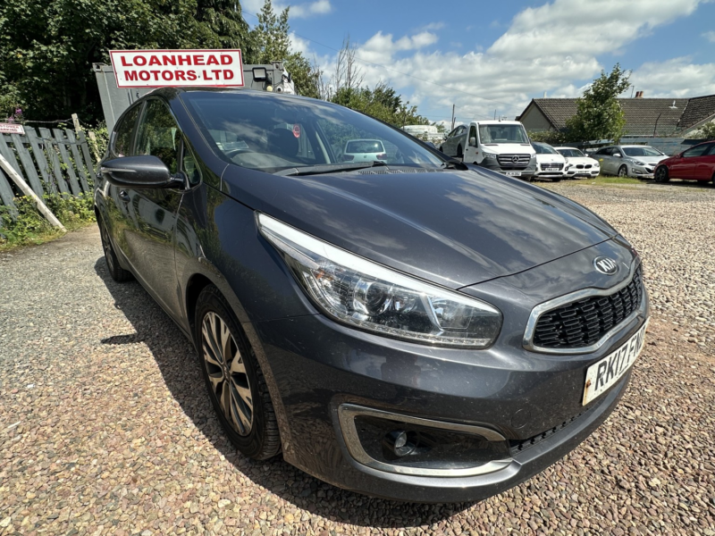 2017 Kia Ceed 1.6 Crdi 3 in Silver — image 1