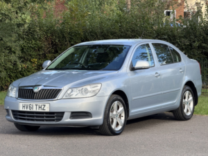 2011 Skoda Octavia 1.8 Tsi Se Plus in Blue — image 3
