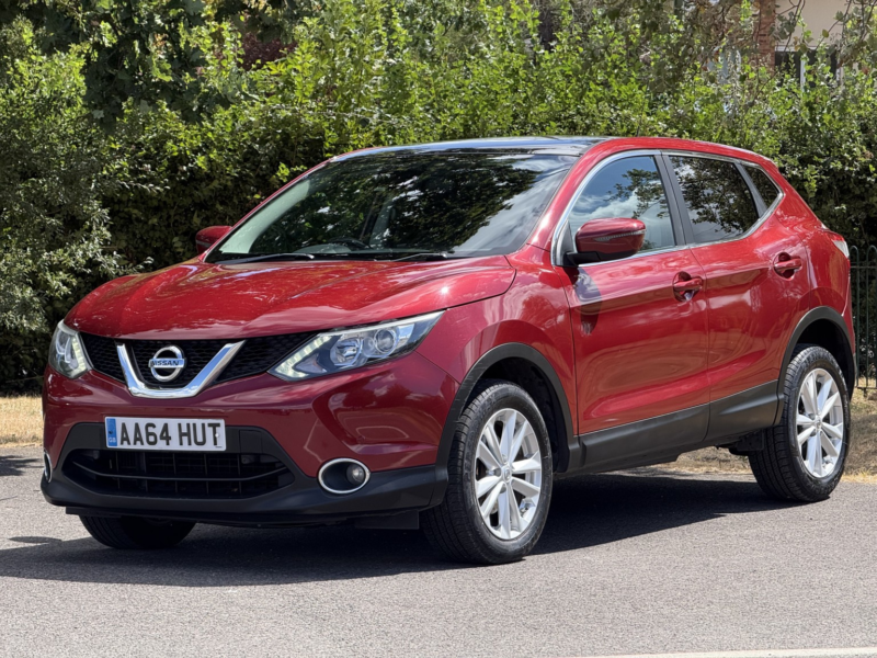 2014 Nissan Qashqai 1.5 Dci Acenta Premium in Red — image 1