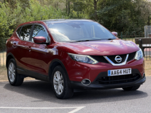 2014 Nissan Qashqai 1.5 Dci Acenta Premium in Red — image 3