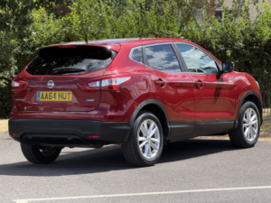 2014 Nissan Qashqai 1.5 Dci Acenta Premium in Red — image 4