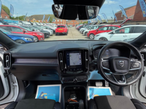 2018 Volvo Xc40 2.0 D4 First Edition Auto AWD Euro 6 (s/s) 5dr in White — image 2