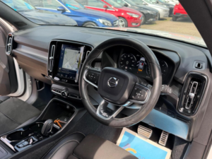 2018 Volvo Xc40 2.0 D4 First Edition Auto AWD Euro 6 (s/s) 5dr in White — image 3