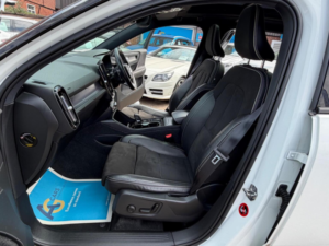 2018 Volvo Xc40 2.0 D4 First Edition Auto AWD Euro 6 (s/s) 5dr in White — image 4