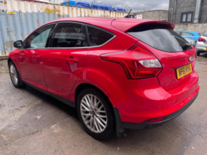 2012 Ford Focus 1.6 Zetec Euro 5 5dr in Red — image 4