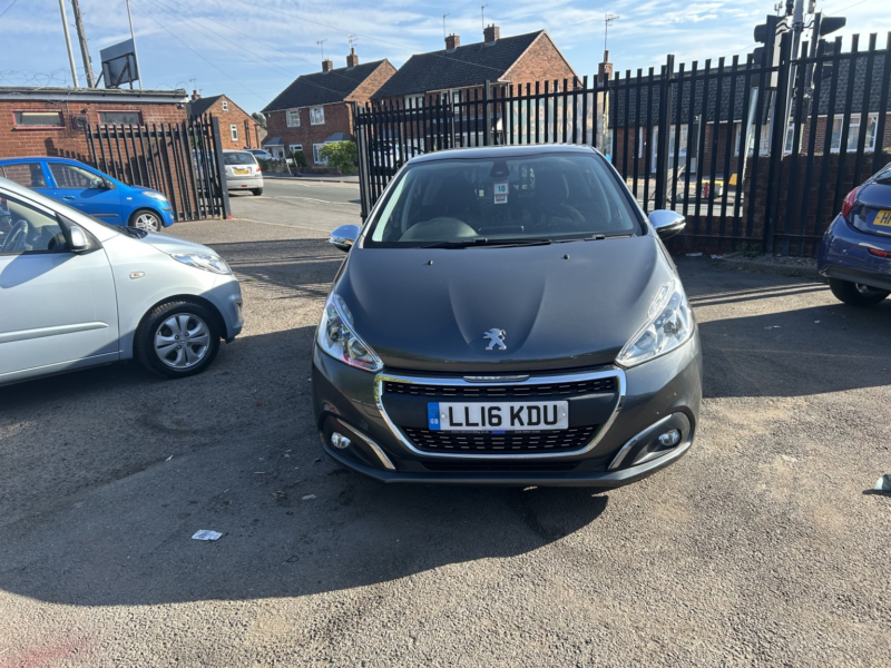 2016 Peugeot 208 1.2 Puretech Allure in Grey — image 1