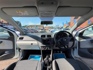 2015 Volkswagen Polo 1.2 Tsi Bluemotion Tech Se Design Euro 6 (s/s) 5dr in White — image 2
