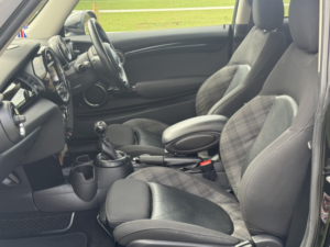 2016 MINI Hatch 2.0 Cooper S 3-Door Hatch in Black — image 3