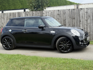 2016 MINI Hatch 2.0 Cooper S 3-Door Hatch in Black — image 6