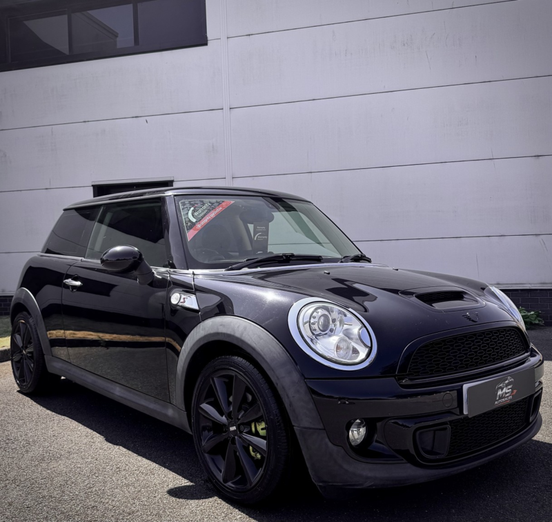 2014 MINI Hatch 2.0 Cooper Sd Hatch in Black — image 1