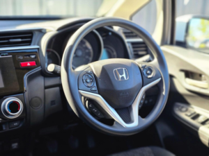 2016 Honda Jazz 1.3 I-Vtec Se Euro 6 (s/s) 5dr in White — image 3