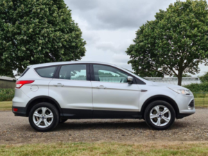 2015 Ford Kuga 2.0 Tdci Zetec 2WD Euro 6 (s/s) 5dr in Silver — image 2