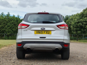 2015 Ford Kuga 2.0 Tdci Zetec 2WD Euro 6 (s/s) 5dr in Silver — image 4