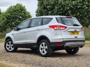 2015 Ford Kuga 2.0 Tdci Zetec 2WD Euro 6 (s/s) 5dr in Silver — image 6