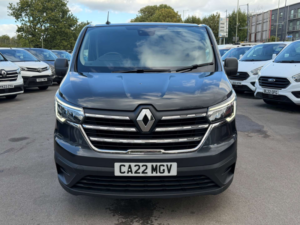 2022 Renault Trafic 2.0 Dci Blue Ll30 Business+ Panel Van 5dr Diesel Manual L2 H1 Euro 6 (s/s) (130 Ps) in Grey — image 2