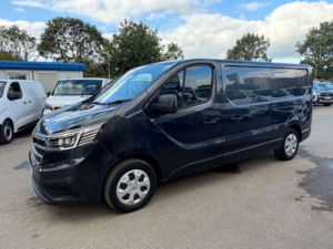 2022 Renault Trafic 2.0 Dci Blue Ll30 Business+ Panel Van 5dr Diesel Manual L2 H1 Euro 6 (s/s) (130 Ps) in Grey — image 4