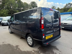 2022 Renault Trafic 2.0 Dci Blue Ll30 Business+ Panel Van 5dr Diesel Manual L2 H1 Euro 6 (s/s) (130 Ps) in Grey — image 5