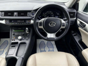 2013 Lexus Ct 1.8 200h Luxury CVT Euro 5 (s/s) 5dr in Silver — image 3
