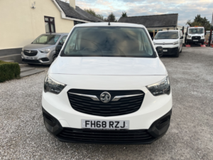 2019 Vauxhall Combo 1.6 Turbo D 2300 Edition in White — image 4