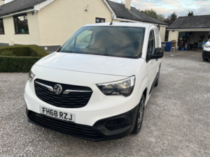 2019 Vauxhall Combo 1.6 Turbo D 2300 Edition in White — image 5