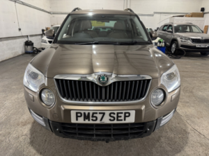 2010 Skoda Yeti 2.0 Tdi Elegance in Brown — image 2