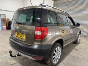 2010 Skoda Yeti 2.0 Tdi Elegance in Brown — image 5