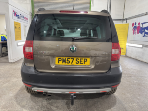 2010 Skoda Yeti 2.0 Tdi Elegance in Brown — image 6