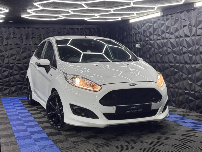 2017 Ford Fiesta 1.0t Ecoboost St-Line Euro 6 (s/s) 5dr in White — image 1