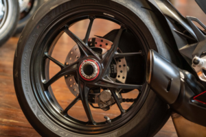 2025 Ducati Panigale V2 Final Edition *low Mileage - Stunning* in Multicolour — image 6