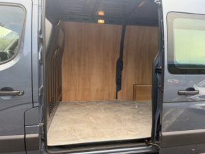 2025 Renault Master 2.3 Fwd Mm33 Blue Dci 135 Advance My23.5 in Blue — image 4