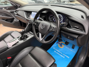 2018 Vauxhall Insignia 1.6 Turbo D Ecotec Blueinjection Elite Nav Sports Tourer Euro 6 (s/s) 5dr in Black — image 3