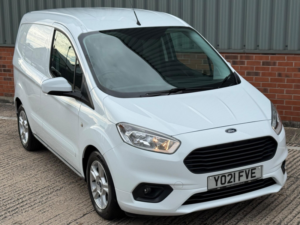 2021 Ford Transit Courier 1.0 Ecoboost Limited L1 Euro 6 5dr in White — image 4