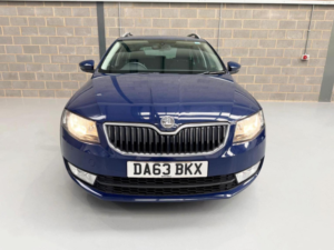 2014 Skoda Octavia 1.4 Tsi Elegance Euro 5 (s/s) 5dr in Blue — image 2