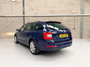 2014 Skoda Octavia 1.4 Tsi Elegance Euro 5 (s/s) 5dr in Blue — image 4