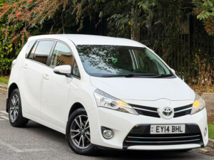 2014 Toyota Verso 1.6 D-4d Icon MPV 5dr Diesel Manual Euro 5 (s/s) (110 Bhp) in White — image 2