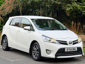 2014 Toyota Verso 1.6 D-4d Icon MPV 5dr Diesel Manual Euro 5 (s/s) (110 Bhp) in White — image 6