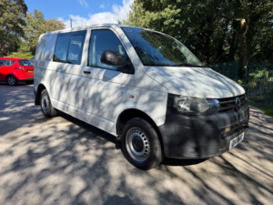 2011 Volkswagen Transporter T30 Tdi Kombi in White — image 2
