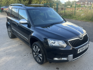 2014 Skoda Yeti 2.0 Tdi Laurin & Klement in Black — image 5